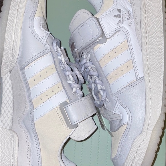 Beyoncé “Ivy Park Forum Lo” W 8 1/2, M 7 1/2 - Picture 4 of 9